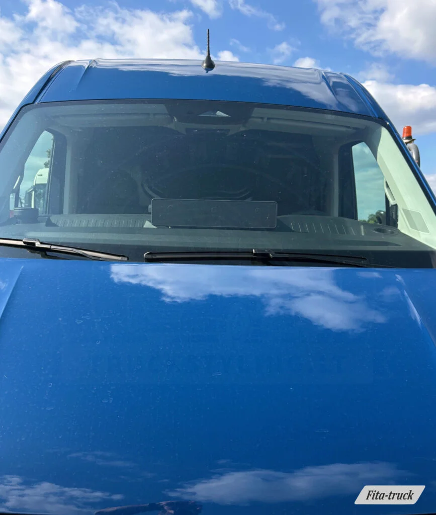 24VW10X-web-1-867x1024.webp